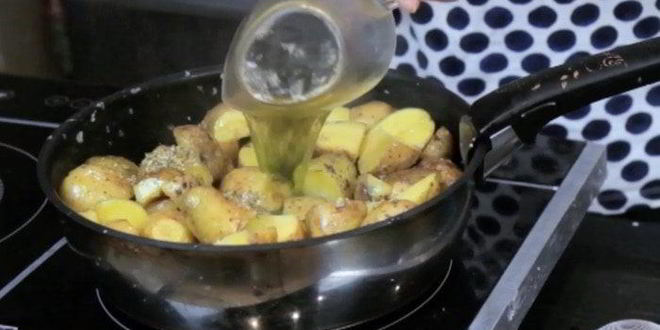 Рецепт картофеля, запеченного с лимоном и чесноком