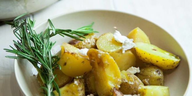 Рецепт картофеля, запеченного с лимоном и чесноком