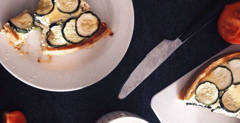 Рецепт запеченную семгу с цуккини и луком