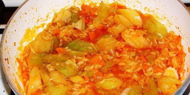 Рецепт лука-порея, тушеного с рисом