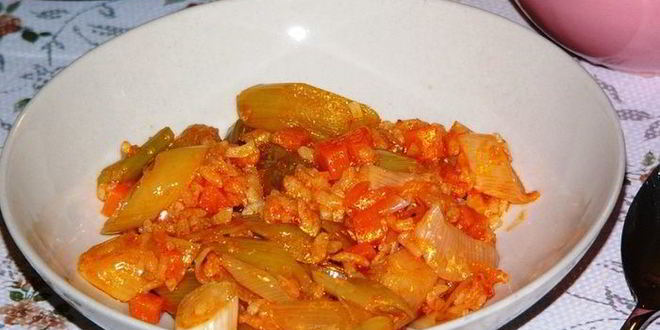 Рецепт лука-порея, тушеного с рисом