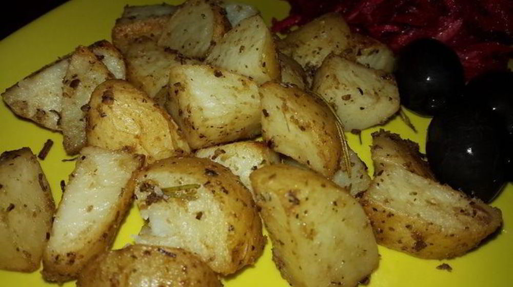 Как приготовить молодого картофеля, запеченного с домашней горчицей и розмарином