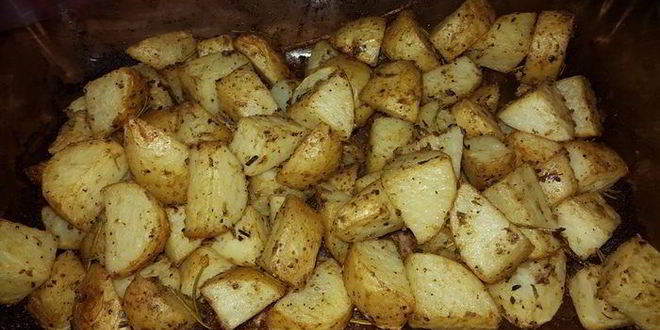 Рецепт молодого картофеля, запеченного с домашней горчицей и розмарином