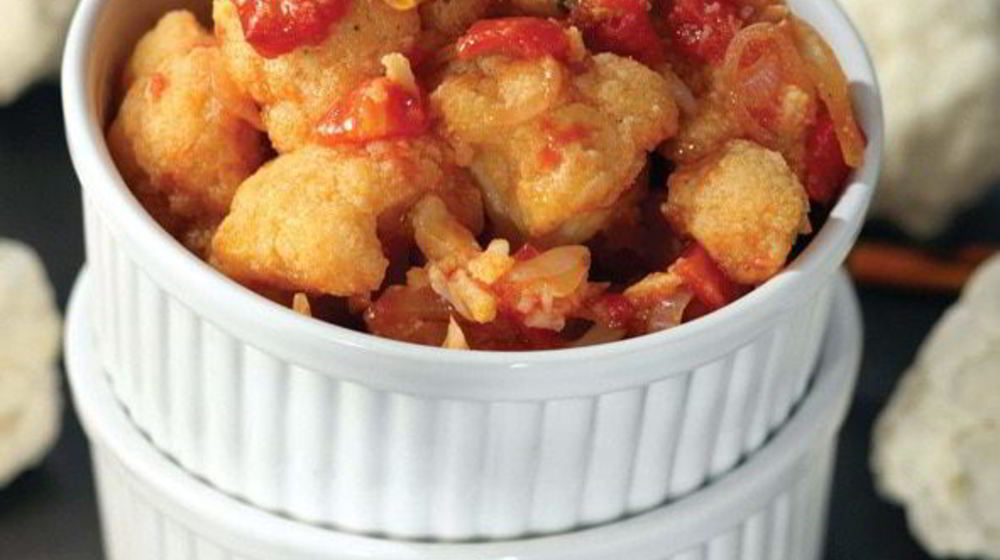 Как приготовить цветную капусту, тушенную с томатами и корицей