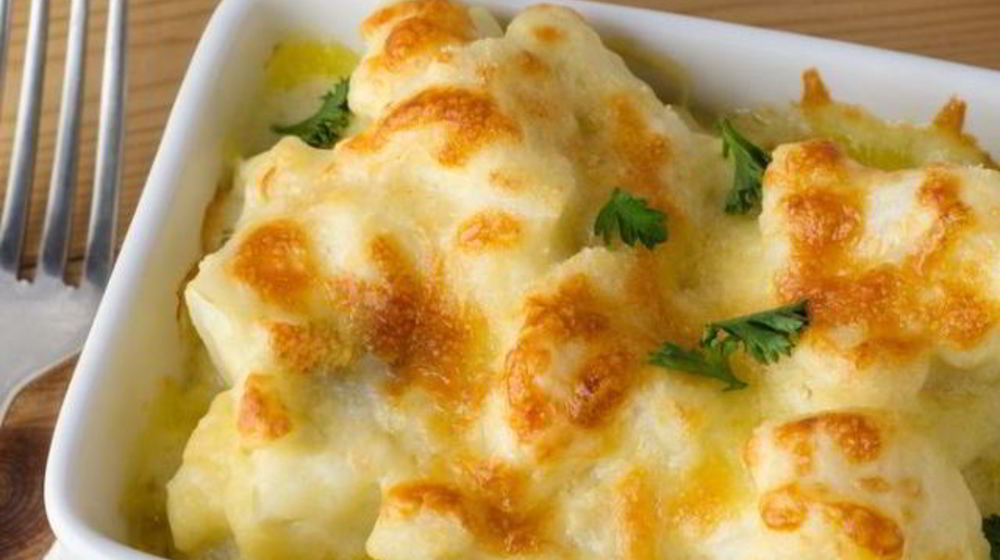 Как приготовить цветную капусту, запеченную с сыром и бешамелем