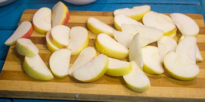 Рецепт куриной печени с яблоками