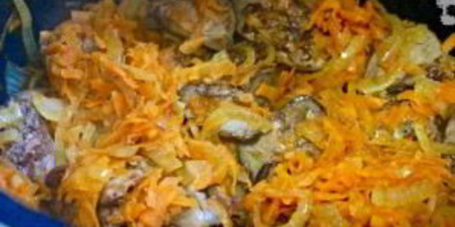 Рецепт куриной печени в сметанном соусе