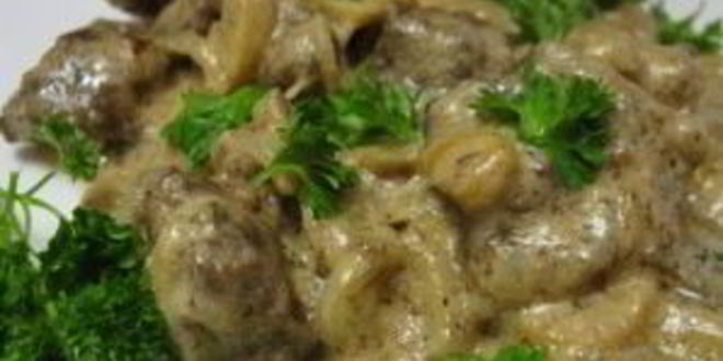 Рецепт печени говяжья, тушенная в сметане