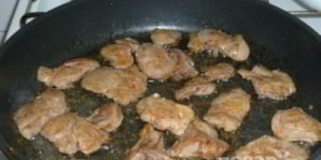 Рецепт печени куриной, жаренной со сметаной