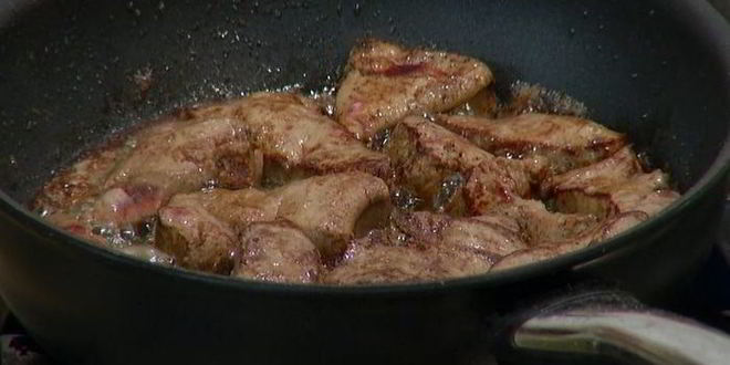 Рецепт телячьей печени в винном соусе с шалфеем