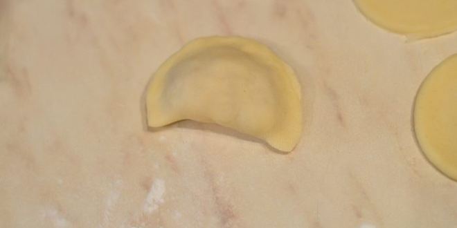 Рецепт очень вкусных пельменей по-домашнему