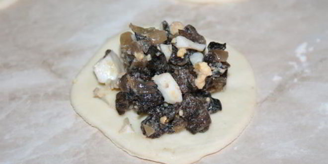 Рецепт пельменей с сухими грибами и яйцом