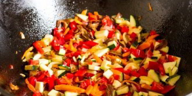 Рецепт овощного плова с лесными грибами и фасолью