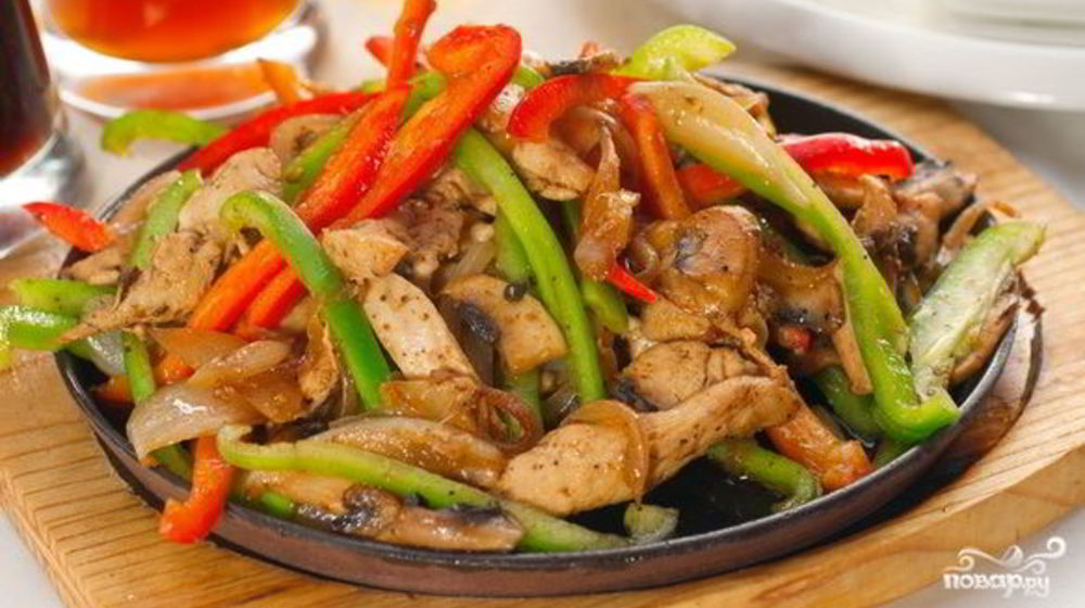 Как приготовить фрикасе из курицы с перцем