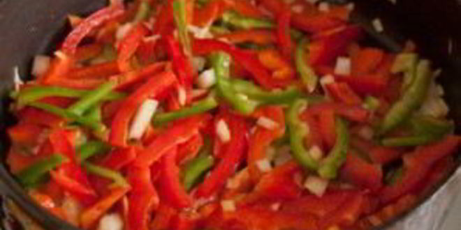 Рецепт фрикасе из курицы с перцем