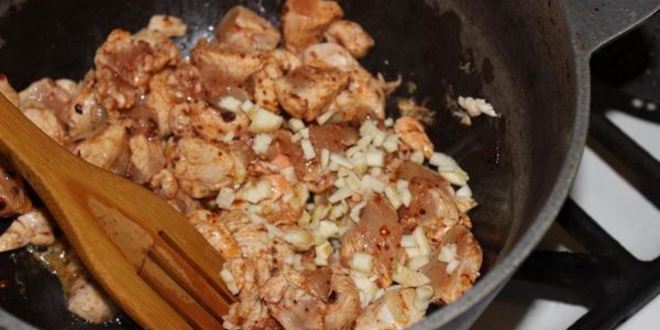 Рецепт овощного рагу с куриным филе и булгуром