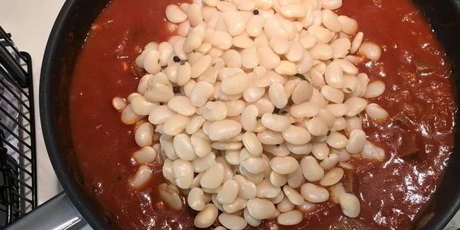 Рецепт рагу из белой фасоли с говядиной и пряными травами