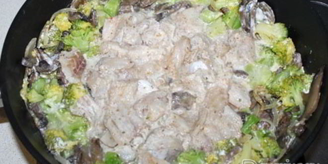 Рецепт рагу из минтая с шампиньонами и брокколи