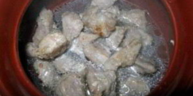 Рецепт рагу с мясом и стручковой фасолью в горшочке