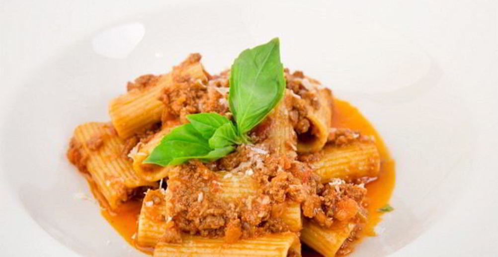 Рецепт шашлычки из ягненка с картофельными пальчиками и икрой из баклажанов