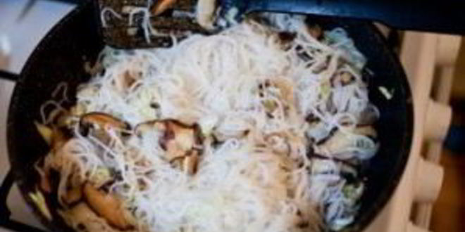 Рецепт рисовой лапши с грибами