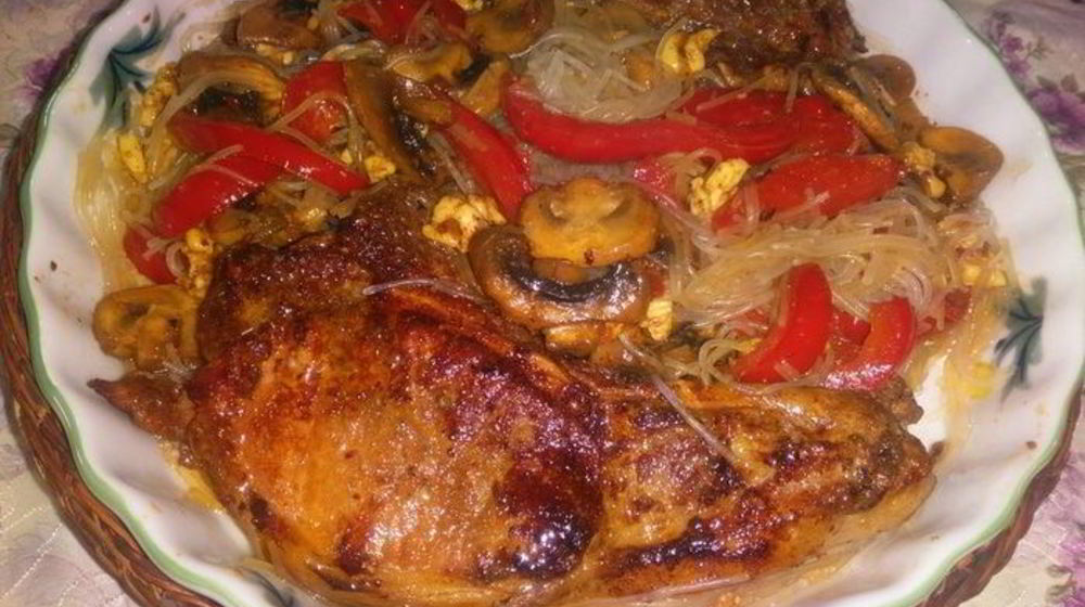 Как приготовить рисовую лапшу с мясом и овощами