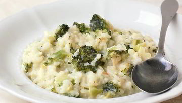Рецепт Ризотто с брокколи и поджаренными орешками кешью
