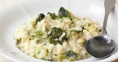 Рецепт Ризотто с брокколи и поджаренными орешками кешью