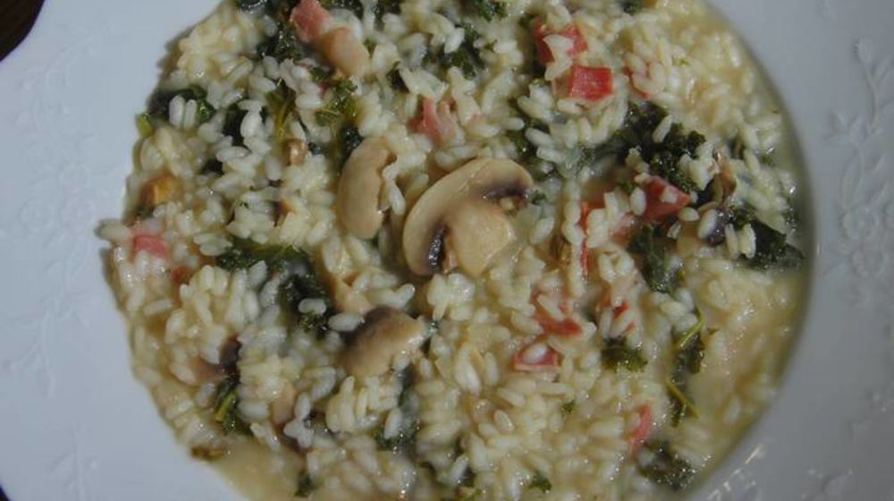 Как приготовить ризотто с грибами, капустой кале и беконом