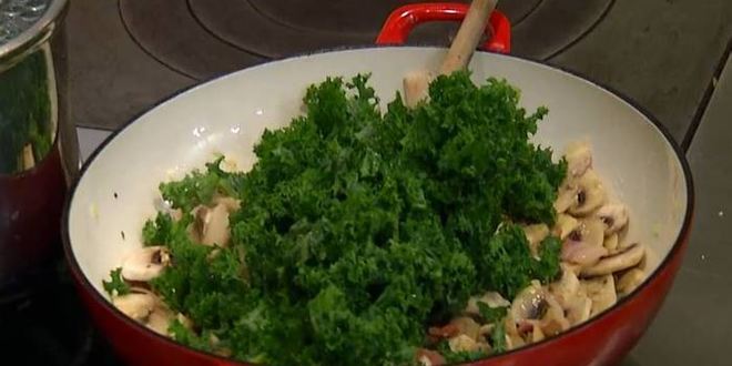 Рецепт ризотто с грибами, капустой кале и беконом