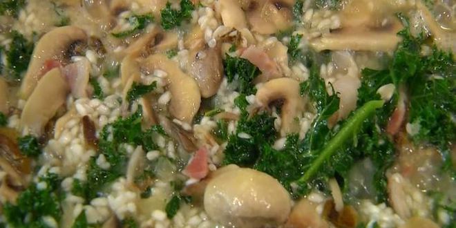 Рецепт ризотто с грибами, капустой кале и беконом