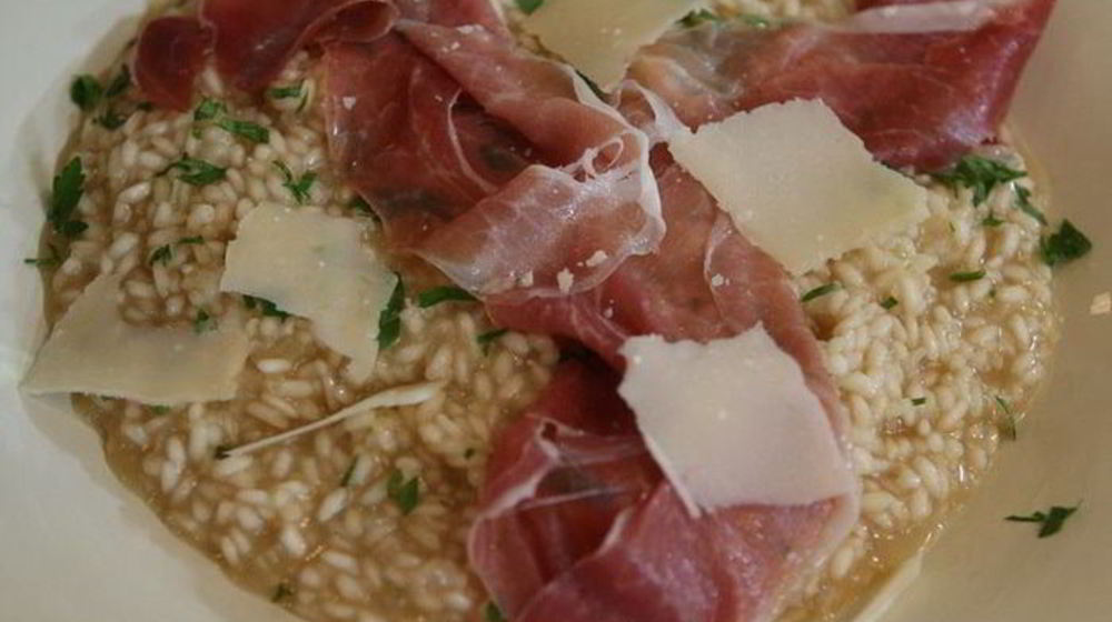 Как приготовить ризотто с сельдереем, ветчиной и пармезаном