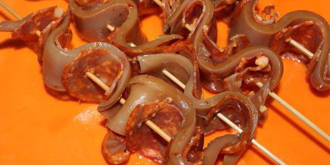 Рецепт кальмаров с чоризо и картофелем на гриле