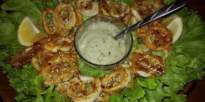 Рецепт кальмаров в кляре с постно-чесночным соусом