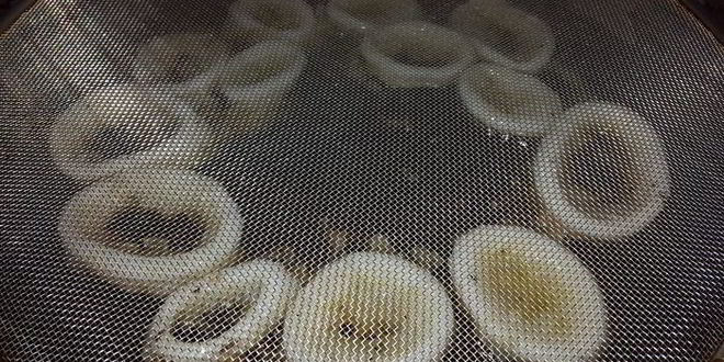 Рецепт кальмаров в кляре с постно-чесночным соусом