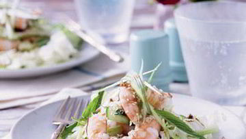 Рецепт Креветок по-азиатски с салатом из мяты и капусты