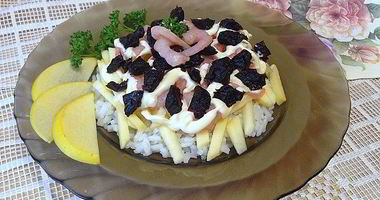 Рецепт Креветок с рисом, яблоком и черносливом