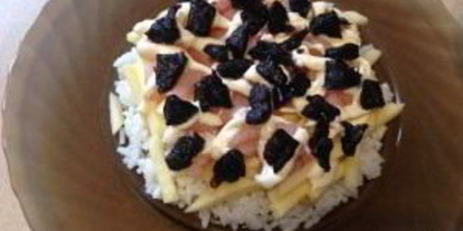 Рецепт креветок с рисом, яблоком и черносливом