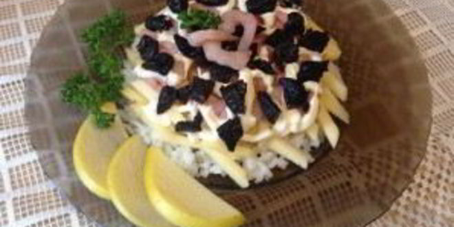 Рецепт креветок с рисом, яблоком и черносливом