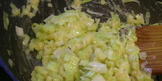 Рецепт морских гребешков, запеченных под соусом бешамель и румяной корочкой