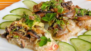 Рецепт Окуня в сливочном соусе с шампиньонами