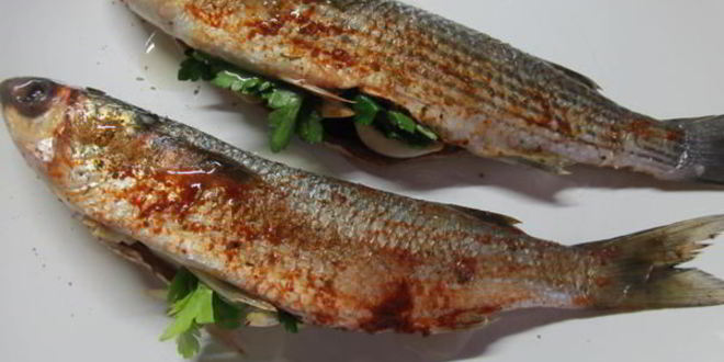 Рецепт рыбы запеченной в виноградных листьях