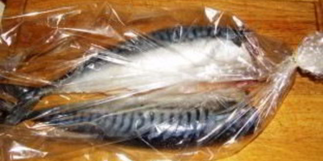 Рецепт скумбрии, запеченной в пакете