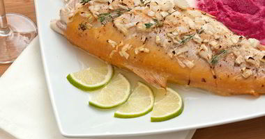 Рецепт Янтарной форели запеченной с луком