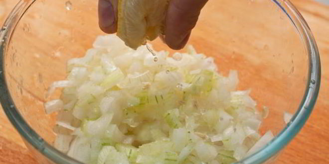 Рецепт янтарной форели запеченной с луком