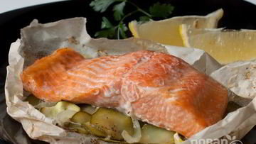 Рецепт Запеченной семги с цуккини и луком