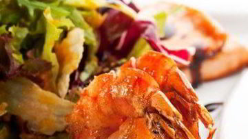 Рецепт Жареных креветок в ароматном чесночном соусе