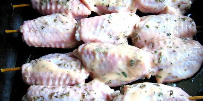 Рецепт шашлычков из крылышек и томатный соус