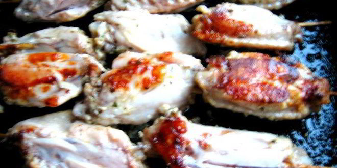 Рецепт шашлычков из крылышек и томатный соус