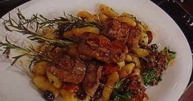 Рецепт Шашлычков из ягненка с картофельными пальчиками и икрой из баклажанов